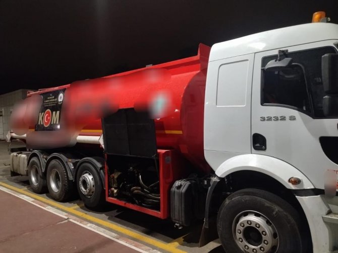 Van’da 14 Ton 400 Litre Karışımlı Akaryakıt Ele Geçirildi