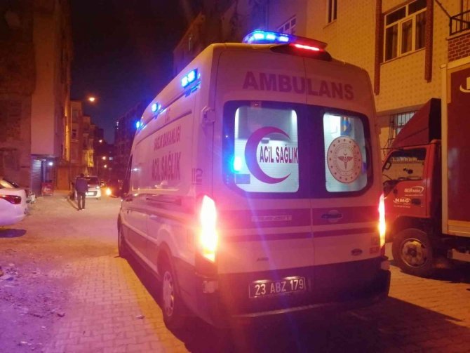 Polis Kapıdan, İtfaiye Ekipleri Pencereden Girerek Kurtardı