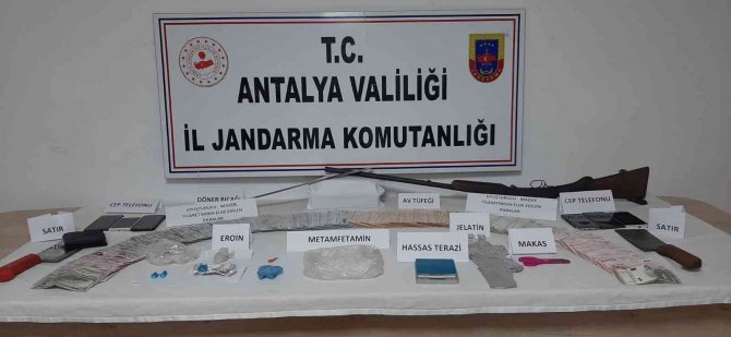 Köpek Kulübesinden Bile Uyuşturucu Çıktı