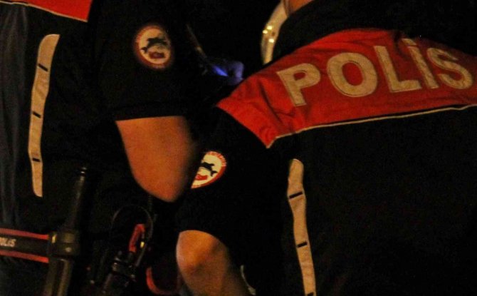 Çalınan Telefon 10 Dakika İçerisinde Kadın Yunuslar Tarafından Bulundu