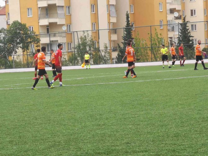 Çameli Belediyespor Hakeme Takıldı