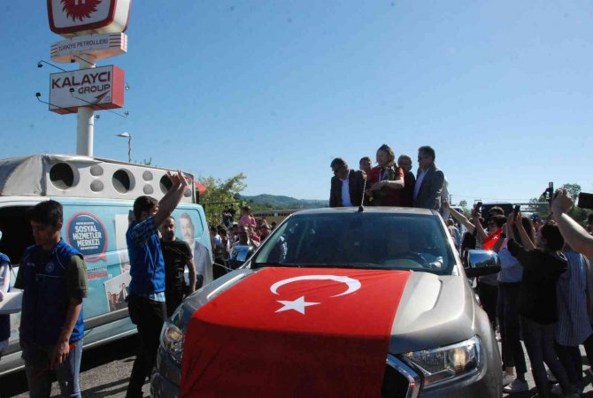 Dünya Şampiyonu Milli Boksör Şennur Demir Coşkuyla Karşılandı