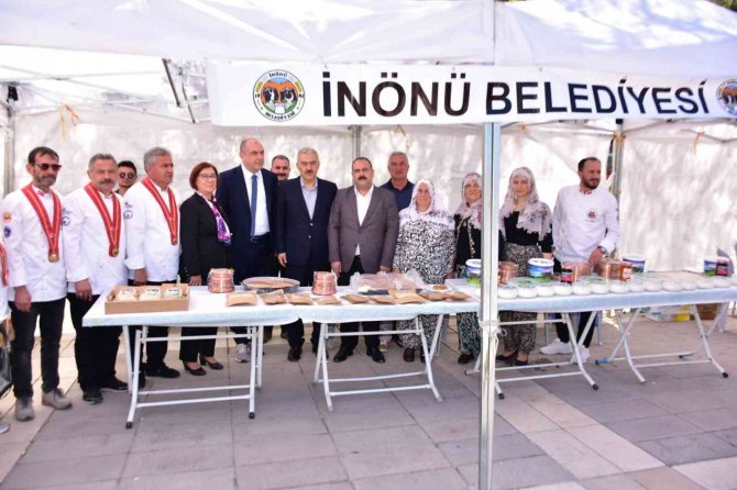 İ̇nönü’nün Meşhur Yöresel Ürünleri Yoğun İlgi Gördü