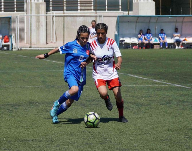 Okul Sporları Futbol Yıldızlar Kız Ve Erkek Türkiye Şampiyonası Manisa’da Başladı