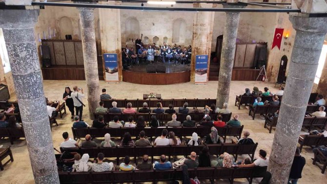 Türk Ve İ̇ngiliz Müzik Gruplarından Urfa Türküleri