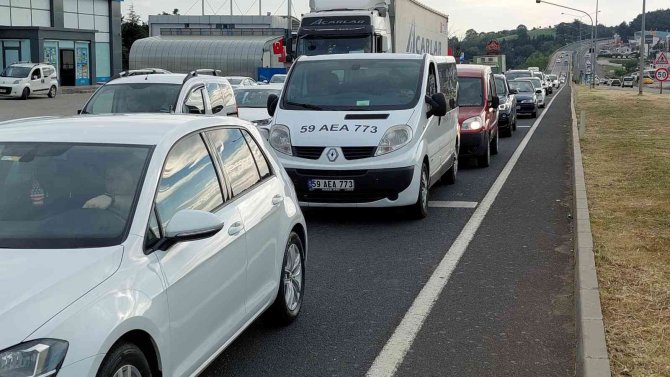 Tekirdağ-i̇stanbul Yolunda Dönüş Yoğunluğu