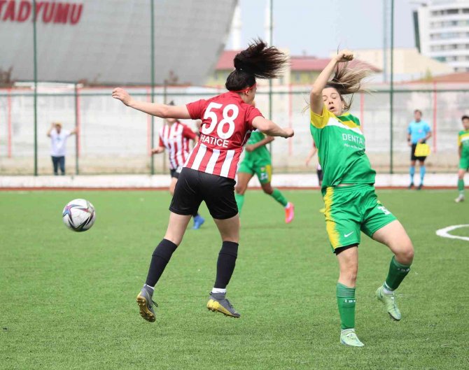 Kadınlar Süper Lig Play-out: Sivasspor: 3 - Kireçburnu: 4