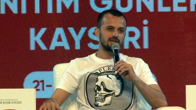 Kayserispor’lu Futbolcu İ̇lhan Parlak: “Perşembe Günü Hayatımın En Önemli Maçına Çıkıyorum”