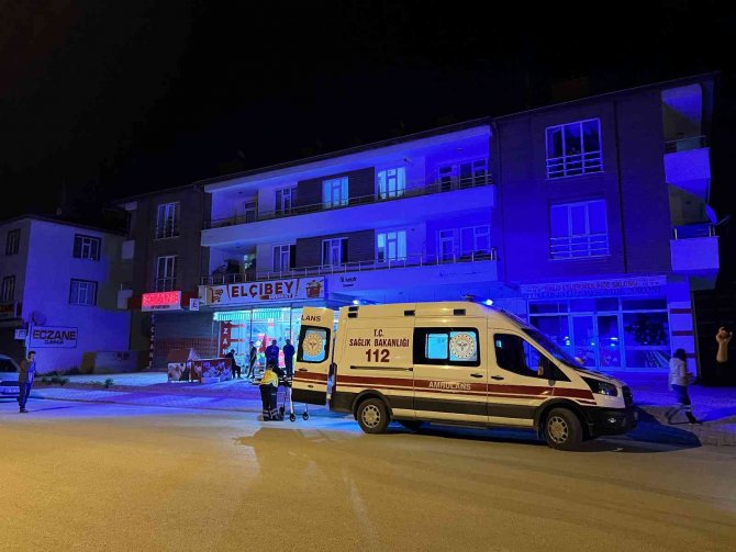 Bıçaklanan Gencin Yakınları, Şüphelinin 2 Yakınını Tüfekle Yaraladı