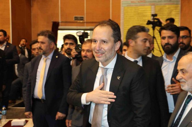 Yeniden Refah Partisi Genel Başkanı Erbakan Sivas’ta Konuştu