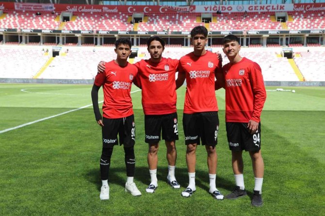 Sivasspor’un Gençleri İlk Resmi Maçına Çıktı