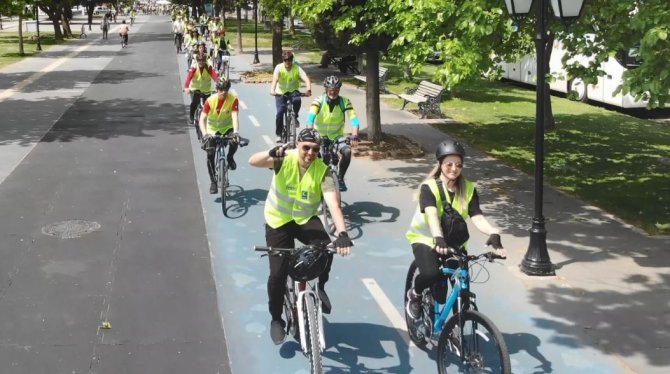 Onlarca Bisikletçi Bağımlılığa Karşı Sahilde Pedal Çevirdi, Renkli Anlar Havadan Görüntülendi