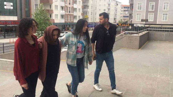Tekirdağ’da 6 Yaşındaki Kızını Bıçaklayarak Öldüren Anne Tutuklandı