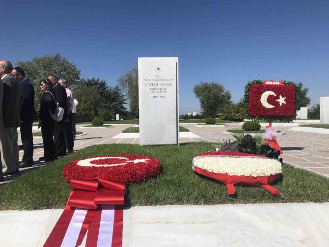 Eski Cumhurbaşkanı Cevdet Sunay, Ölüm Yıl Dönümünde Mezarı Başında Anıldı