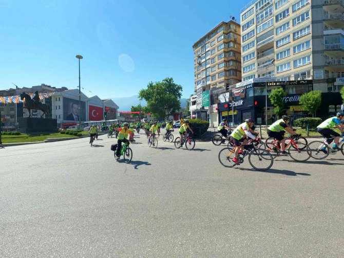 Bursa’da Pedallar Bağımlılıktan Uzak Nesiller İçin Çevrildi