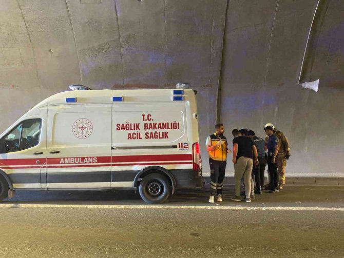 Üsküdar Şile Otoyolu’nda Makas Atarak İlerleyen Sürücü Kaza Yaptı: 3 Yaralı