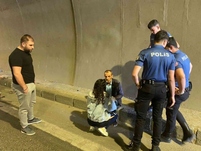 Üsküdar Şile Otoyolu’nda Makas Atarak İlerleyen Sürücü Kaza Yaptı: 3 Yaralı