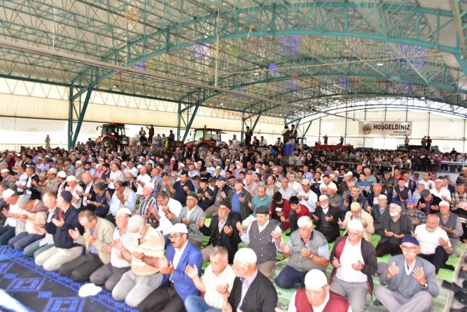 İ̇nönü’de 4 Bin Kişi Yağmur Duasına Çıktı