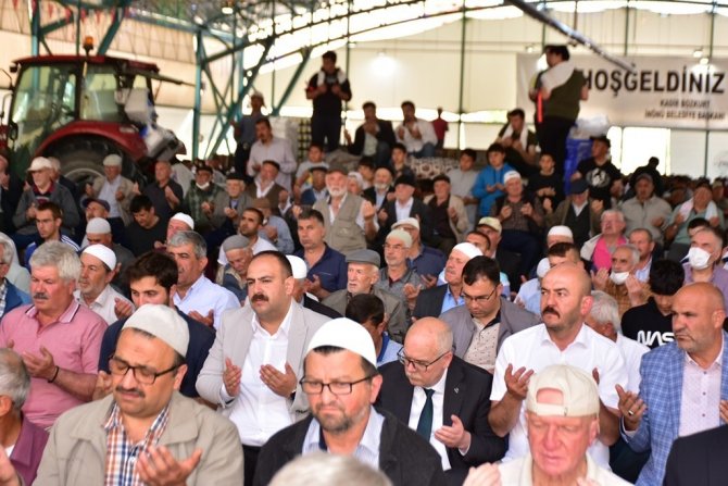 İ̇nönü’de 4 Bin Kişi Yağmur Duasına Çıktı