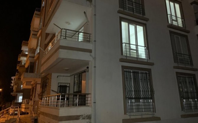 Çaldıkları Ziynet Eşyalarıyla Kayıplara Karıştı