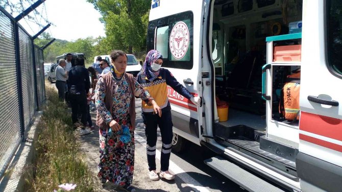 Araç Camından Uçan Kağıt Kazaya Neden Oldu: 3’ü Çocuk 4 Yaralı
