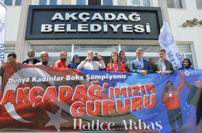 Şampiyon Akbaş, Akçadağ’da Coşkuyla Karşılandı