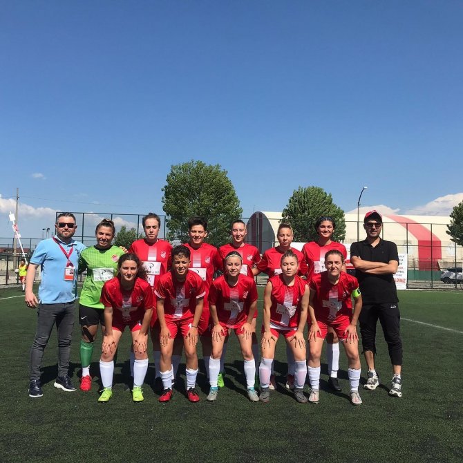 Bilecikspor Kadın Futbol Takımı Kadınlar 2. Lig Kapısından Döndü