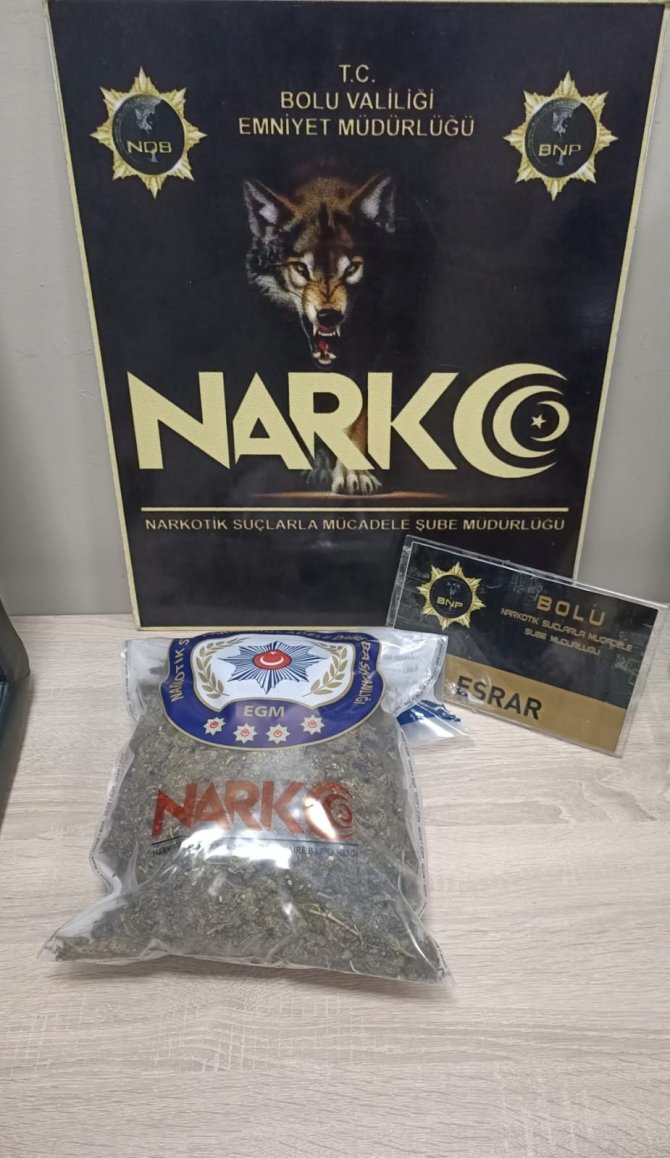 Vücuduna Sardığı 940 Gram Esrarla Otobüste Yakalandı