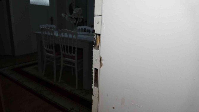 Tatilden Evlerine Döndüler, Gördüklerine İnanamadılar