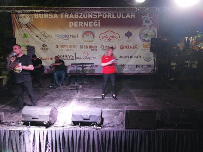 Bursa’da On Binlerce Kişi Trabzonspor’un Şampiyonluğunu Kutladı