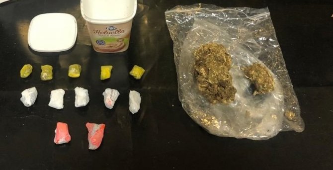 Uyuşturucu Taciri 17 Kişi Tutuklandı