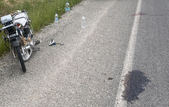 Kasksız Sürücü Kazada Ağır Yaralandı