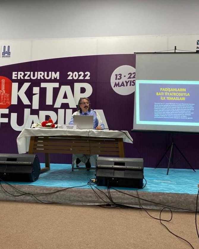 Doç.dr. Aydemir Padişahların Tiyatro Sanatıyla İlişkilerini Anlattı: