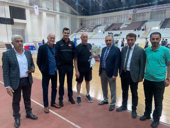 Vali Toraman Ve Rektör Göktaş Milli Takım İle Bir Araya Geldi