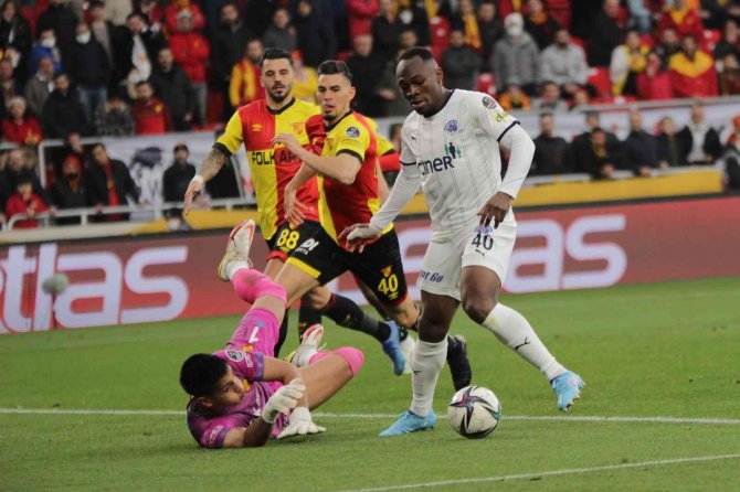 Göztepe 38 Maçında 37’sinde Gol Yedi