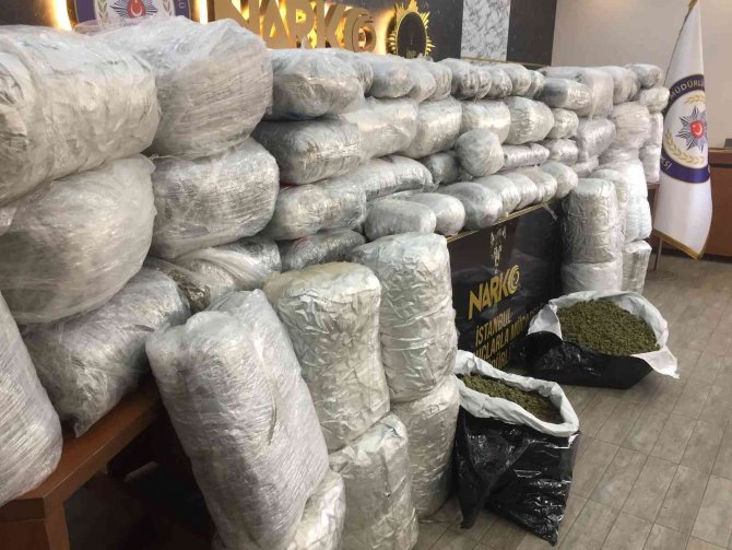 Uyuşturucu Deposuna Baskın: 250 Kiloya Yakın Hint Keneviri Ele Geçirildi