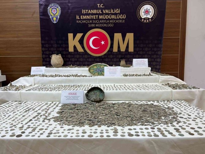 İ̇stanbul’da Tarihi Eser Kaçakçılığı Operasyonu: 12 Bin 267 Eser Ele Geçirildi