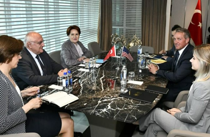 İ̇yi̇ Parti Genel Başkanı Akşener, Abd Büyükelçisi Flake İle Görüştü