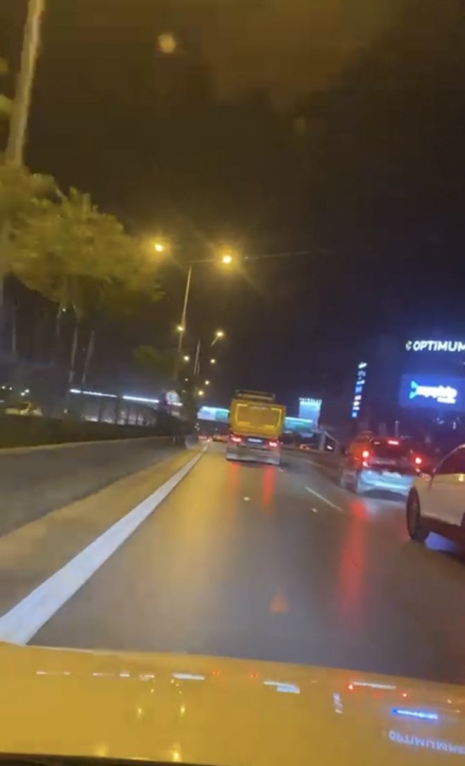 Maltepe’de Hafriyat Kamyonu Makas Atarak Trafikte Terör Estirdi