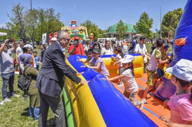 Karacabey Uçurtma Şenliğine Rekor Katılım