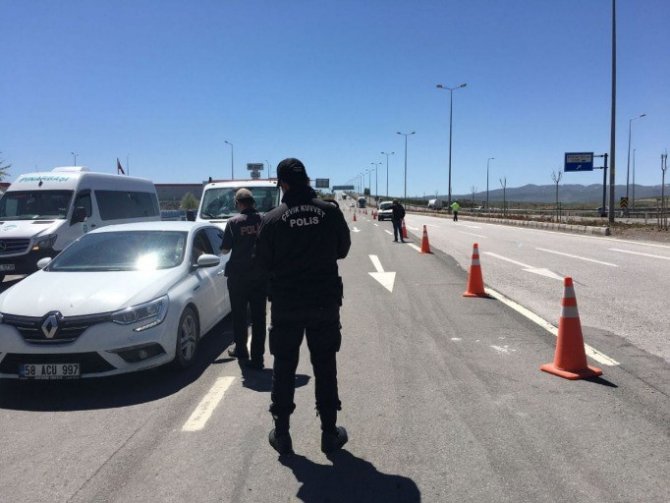 Kayseri Polisi Huzurun Sağlanması İçin ’Kapan’ Uygulaması Yaptı