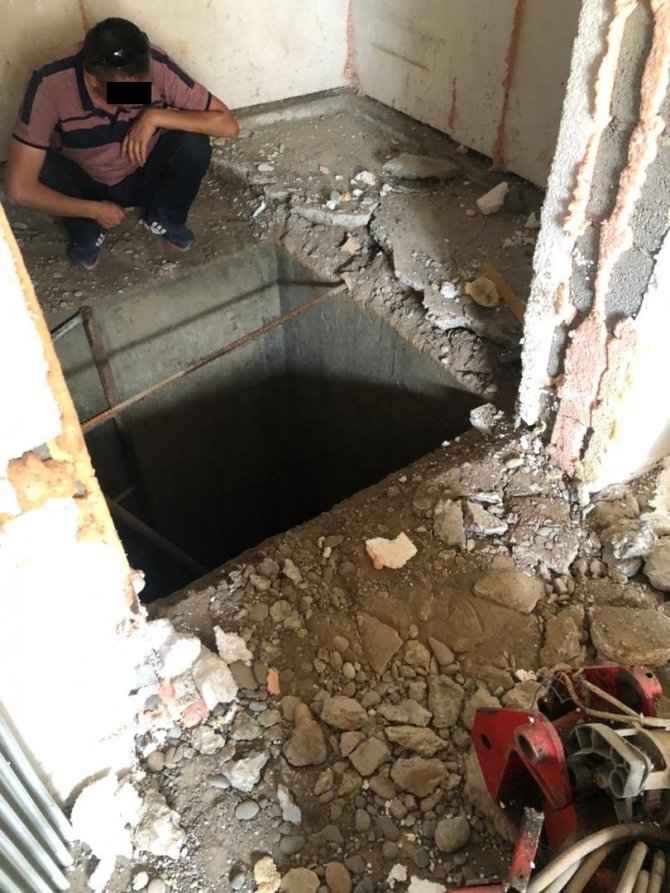 Kırgızistan-özbekistan Sınırında 270 Metrelik Tünel Bulundu