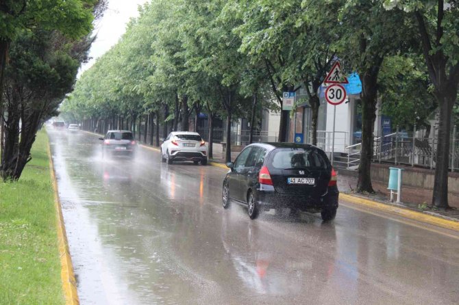 Kocaeli’de Kısa Süreli Sağanak Etkili Oldu