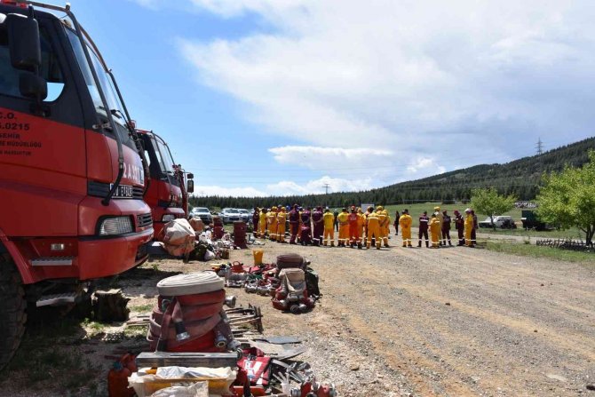 Konya’da Orman Yangını İşçilerinin Yangınla Mücadele Eğitimleri Tamamlandı