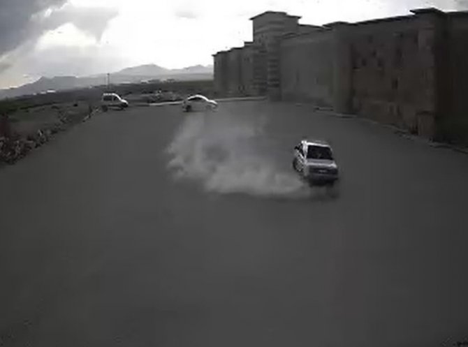 Tarihi Hanın Önündeki Drift 9 Bin 125 Liraya Maloldu
