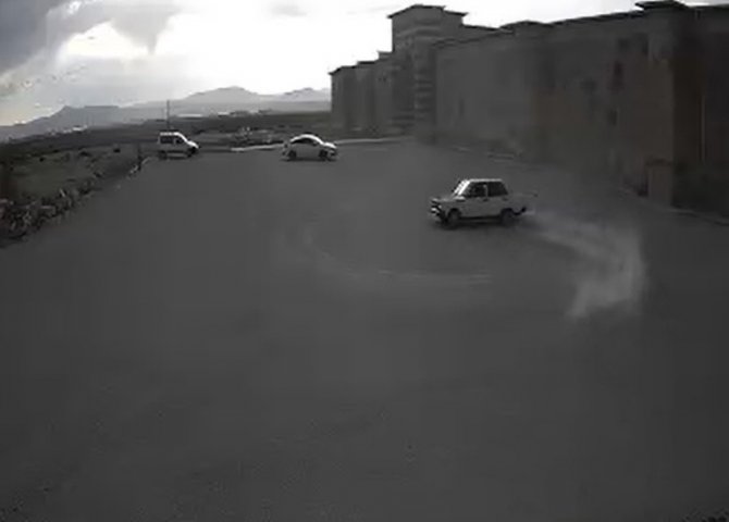 Tarihi Hanın Önündeki Drift 9 Bin 125 Liraya Maloldu