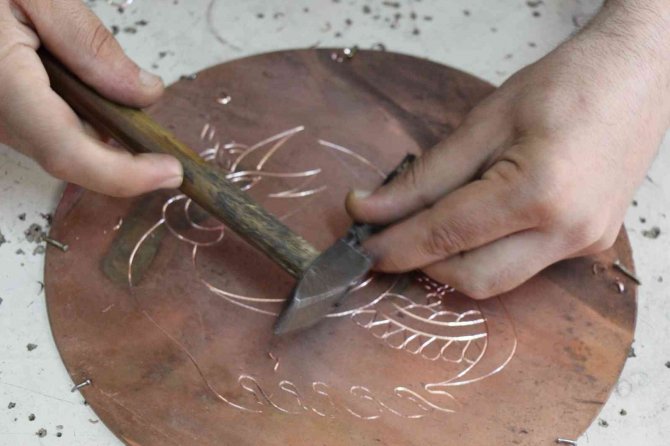 Bakır İşlemeciliği Müzikle Buluşunca Ritimle Vuran Çekiç Sesleri Ortaya Çıktı