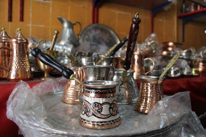 Bakır İşlemeciliği Müzikle Buluşunca Ritimle Vuran Çekiç Sesleri Ortaya Çıktı