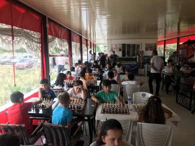 Bozyazı’da Düzenlenen Satranç Turnuvasında Ödüller Sahiplerini Buldu