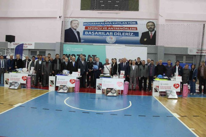 Özel Eğitim Okullarına Spor Malzemesi Dağıtıldı